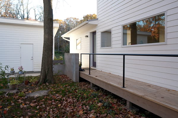 Bill Penner House Gambier, OH elevated wood walk